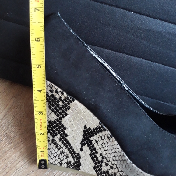 1990's Express Faux Snake Skin Open Toe Wedge Heels - Size 10 Black Suede Shoes - Picture 9 of 15